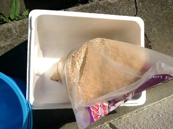 メダカの飼い方　容器と土